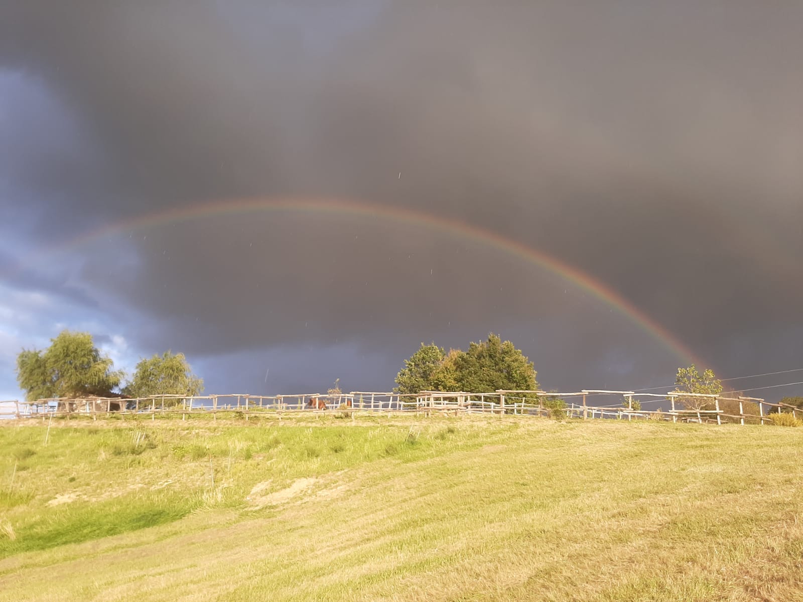 Panorama con arcobaleno
